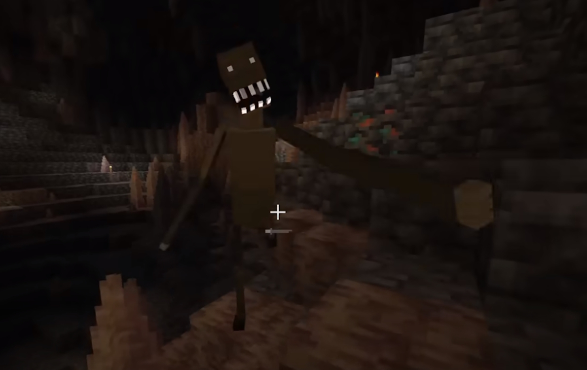 Höhlenbewohner aus der Cave Dweller-Mod greift einen Spieler in der Höhle in Minecraft an