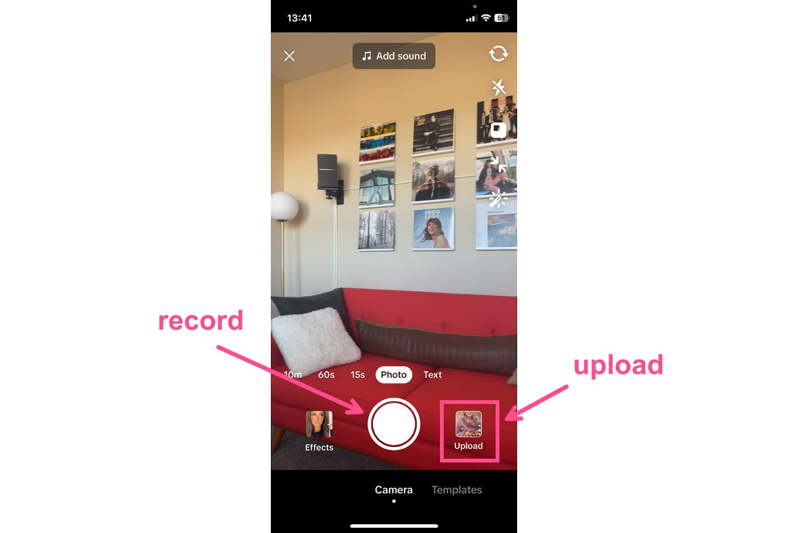 Mobiler Screenshot mit den Aufnahme- und Upload-Schaltflächen in TikTok.