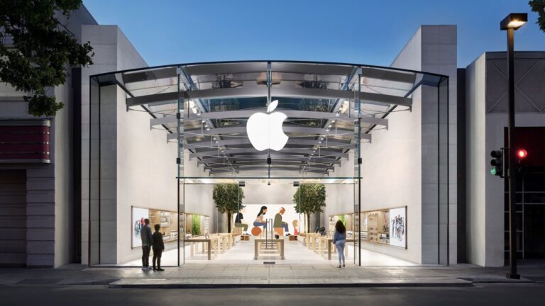 Berichten zufolge bereitet Apple die Einführung neuer Produkte vor, während das Unternehmen an Aktualisierungen im Geschäft und anderen Briefings arbeitet