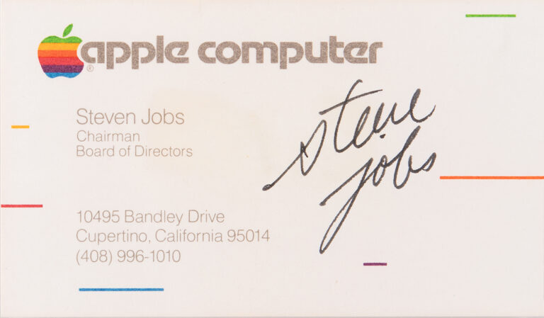 Eine von Steve Jobs signierte Visitenkarte wurde gerade für satte 181.183 US-Dollar verkauft