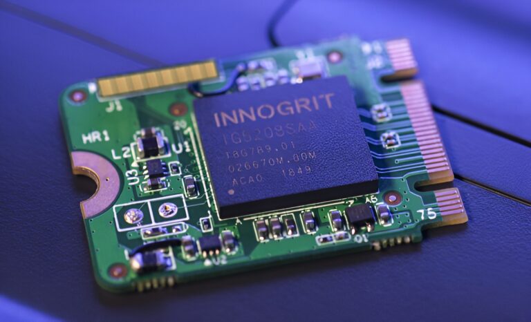 Chinesisches Unternehmen hinter InnoGrit stellt RISC-V-betriebenen Gen5-SSD-Controller vor: 14+ GB/s und lüfterlose Designs
