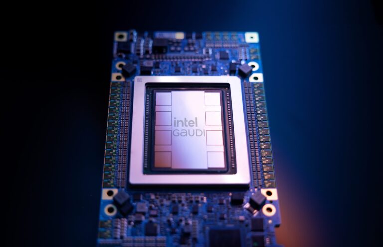 Intel Gaudi 3 AI Accelerator offiziell: 5 nm, 128 GB HBM2e, bis zu 900 W, 50 % schneller als NVIDIA H100 und 40 % effizienter